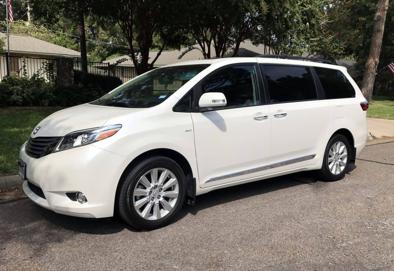 Toyota Sienna used for private transfers in Puerto Plata